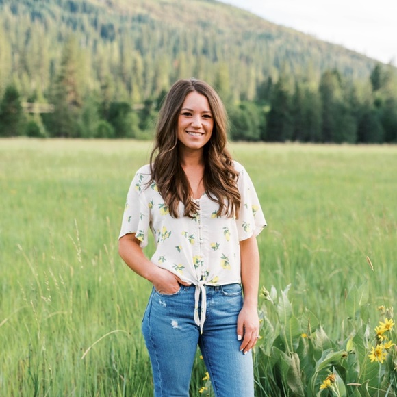 Meet your Posher, Courtney - Picture 1 of 1